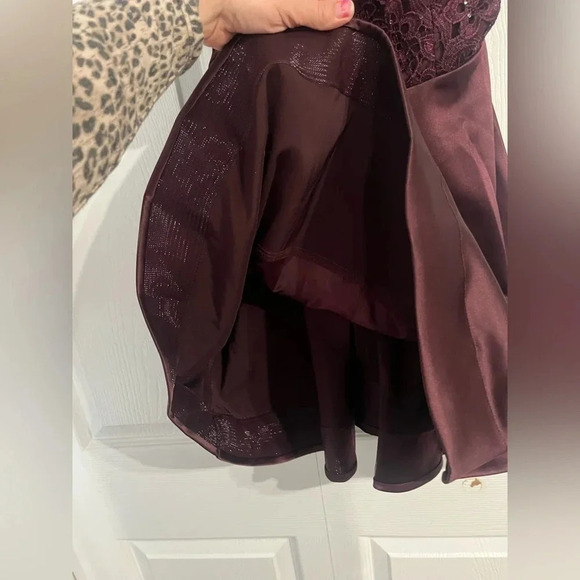 My Michelle size 1 Burgundy Lace Dress formal, homecoming, wedding - Picture 8 of 8